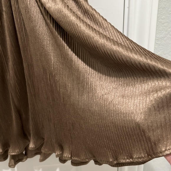 Entro Shimmery Satin Blouse - Picture 4 of 7